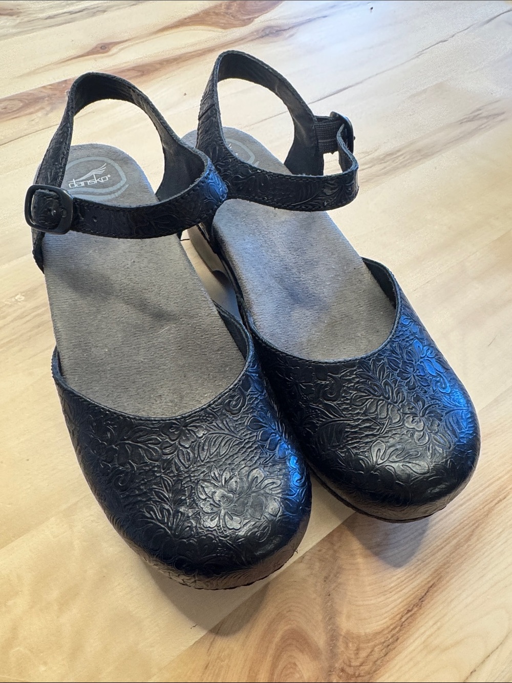 Dansko NEW Black Sam Embossed Floral 39 US 8.5 -9 - Picture 6 of 6